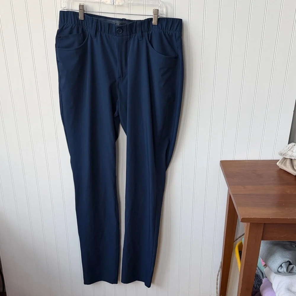 (202) Under Armour Navy Stretch Performance Chinos